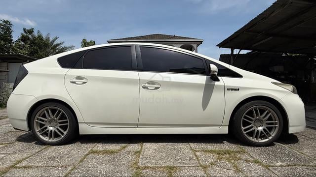 2013 Toyota PRIUS 1.8 LUXURY (HYBRID) ENHANCED (A) - 4