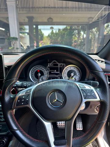 2015 Mercedes Benz A250 2.0 AMG LINE (A) - 4