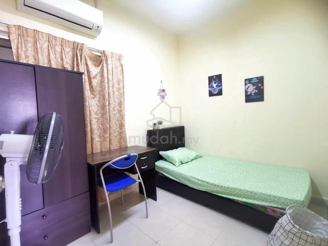 FREE 1 MONTH Male Female Single Room Suriamas Sunway Pyramid UOA KTM 1