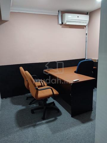 Office room for rent 1