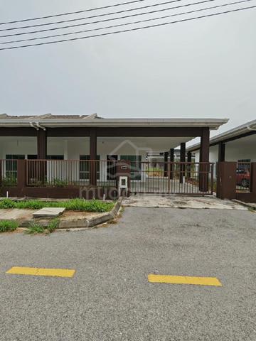 Single Storey Corner Terrace Taman Greenwood, Matang 1
