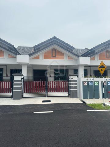 Rumah teres 1 tingkat Jalan Junid, Muar 1