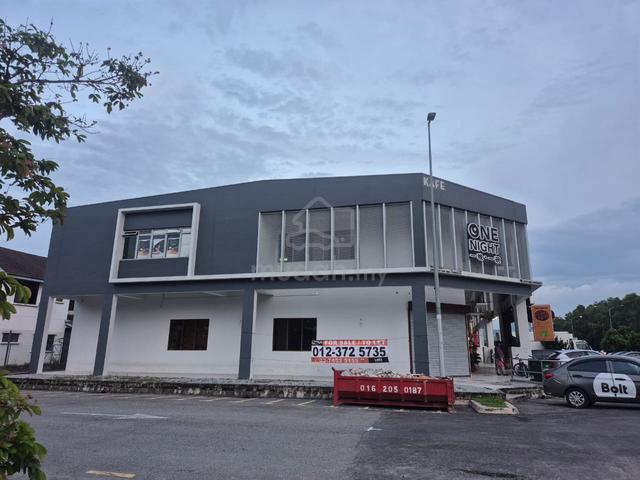For Rent ground shoplot corner, Lakeside Residence Puchong,Selangor 1