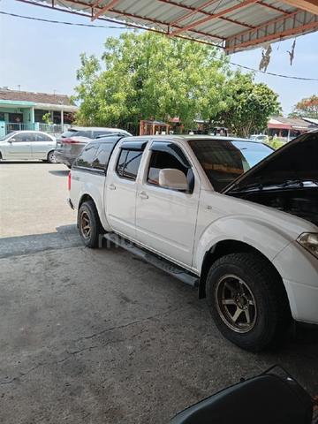 2015 Nissan NAVARA 2.5 VL (A) - 4