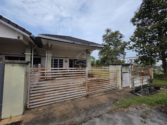 CORNER LOT Single Storey Taman Sri Tanjung Semenyih TANAH LUAS 1