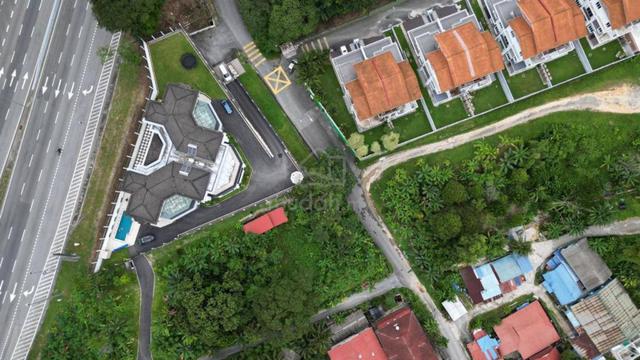CORNER LOT Freehold Bungalow Lot Sungai Penchala Kuala Lumpur 1