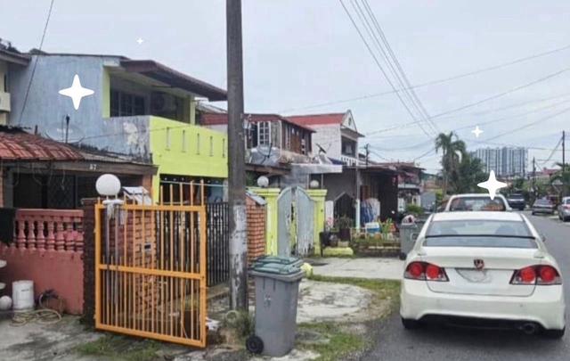 Perling Taman Perling Jalan Pekaka L.Cost Double Storey Terrace House 1