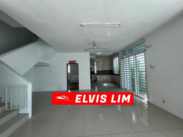 Semi-D 2 Storey Landed House 2800sqft Batu Maung well Maintained 1