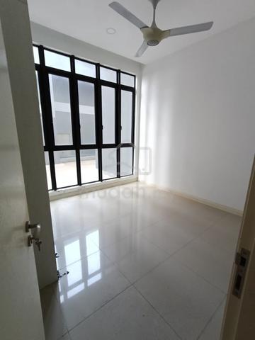 D' Pristine @ Medini 1