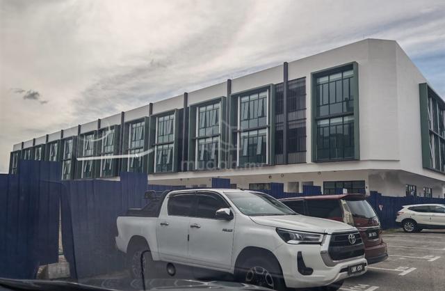 Johor Bahru Town 3 storey commercial Shop for rent @Permas Jaya 1