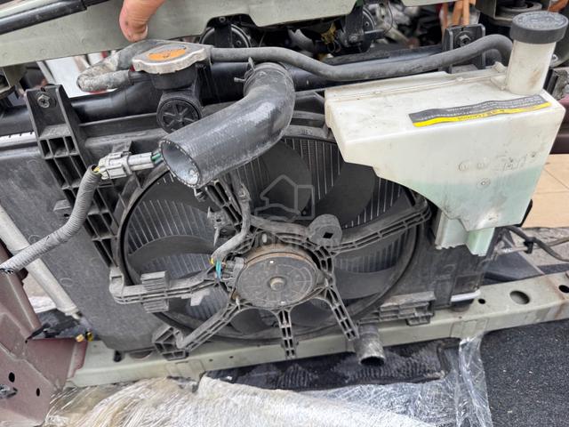 No 29-10-5 Nissan Juke NA Nosecut Japan - photo 5 of 5
