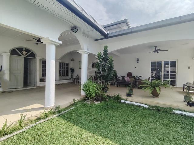 USJ 2 Subang Jaya Double Storey Bungalow Corner Lot With Extra Land 1
