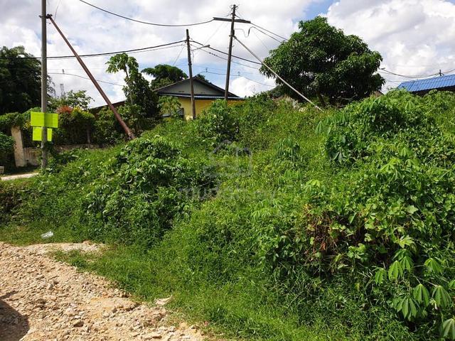 CORNER LOT LAND/ Taman Sri Molek Perdana/ MAIN ROAD/ HOT AREA 3