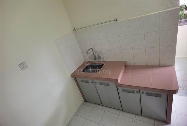 Flat Taman Mewah 1