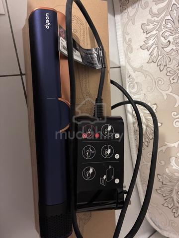 Dyson Airstrait – Brand New  - photo 4 of 4