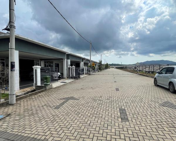 Kotasas Nice Cornerlot 1 Story House Facing Open 1