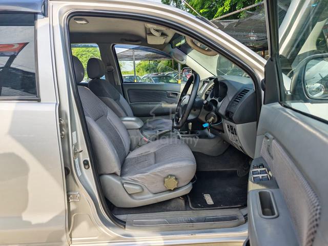 2009 Toyota HILUX 4X4 2.5 (AUTO) - 4