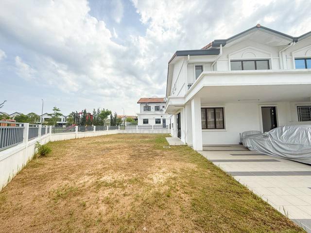 END LOT Double Storey Kasih Residence Setia Alam Sari, Bangi 1