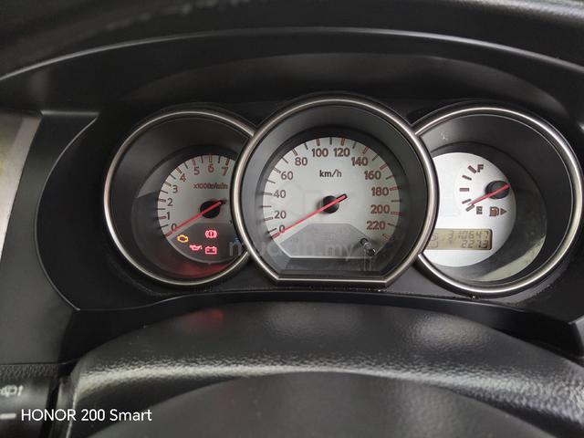 2012 Nissan GRAND LIVINA 1.6 IMPUL MC FACELIFT (A) - 3