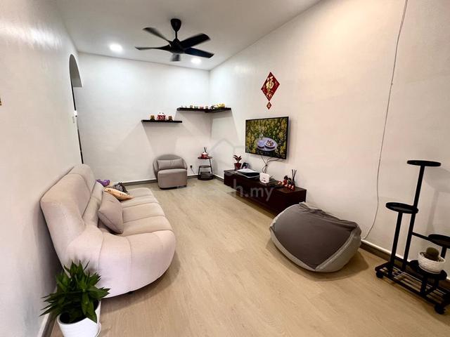 1.5 Storey For Sale @ Tmn Setia Indah/ Tebrau/ Precinct 12/ Renovate 1