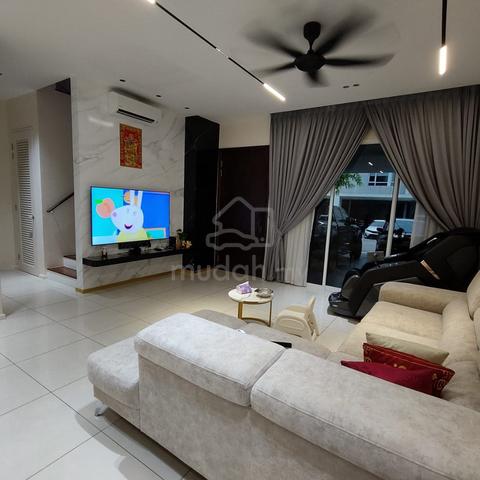 Camelia @ Taman Saric Renovated 3 Storey Link House For Sale 1