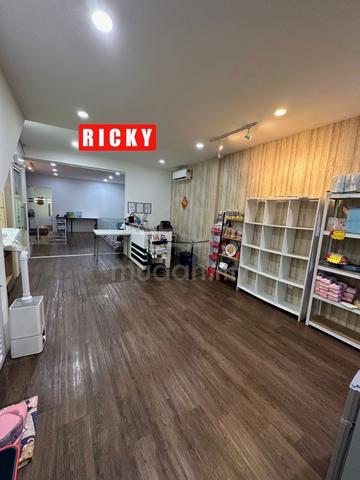 First Floor Shop / Office For Rent at Vantage Point Jelutong 1