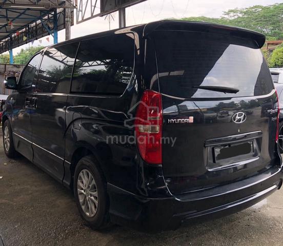 2012 Hyundai GRAND STAREX 2.5 (A) - 4