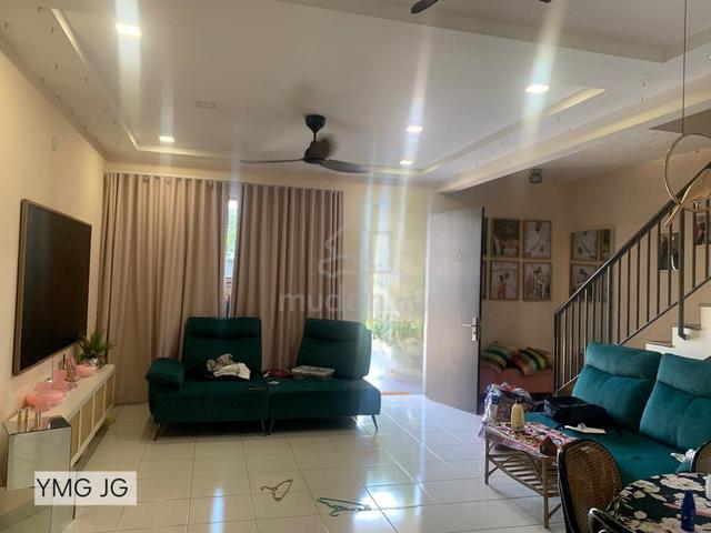 Double Storey @ Bandar Bukit Raja (Elsa) Facing Open More Parking. 1