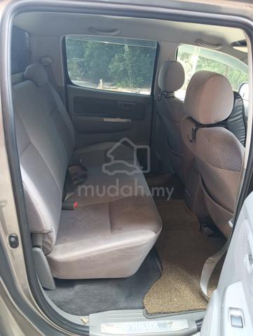 2010 Toyota HILUX 2.5 G FACELIFT DOUBLE CAB (A) - 5