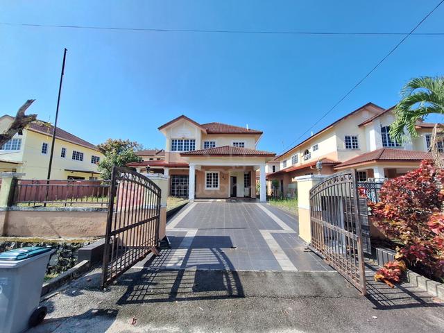 NON BUMI RENOVATED 2 Storey Bungalow at Sri Pulai 3 Sikamat for Sale 1