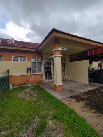 Rumah teres… di sinilah bahagia kecil jadi kenangan besar✨😊 1