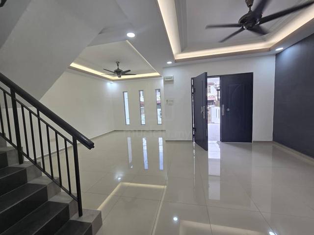 AAA Renovated PUTERI WANGSA BADIK Double Storey Terrace 1