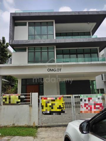 LAMAN VILLA 3Sty Bungalow Pekan Baru Klang with private lift value buy 1