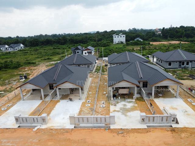 Semi-d banggol karah, serada (tepi masjid banggol karah) 1
