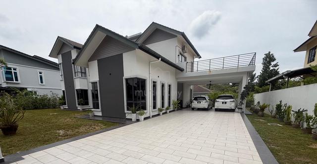 Double storey Bungalow Laman Kemboja Kota Seriemas Enstek Nilai KLIA 1