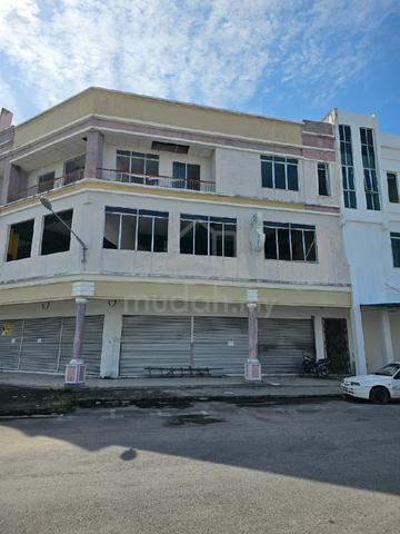 Three storey large shop house 1