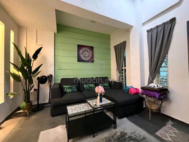 Renovated & Good Condition, 1 Storey @ Taman Senai Utama, 22x80 SQFT 1