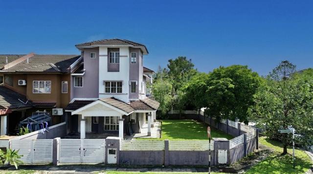 BIG LAND SIZE|Corner Lot Three Storey Amanputra, Putra Perdana Puchong 1