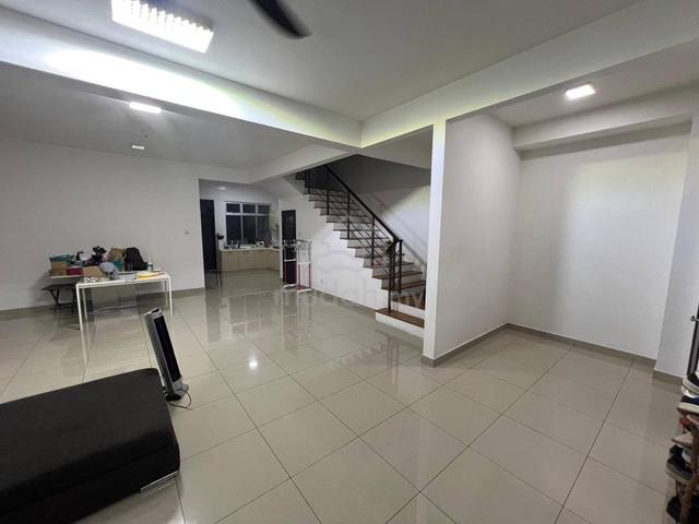 Taman Molek 1