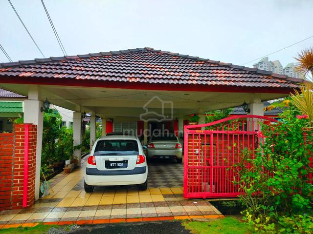 SS cozy Bungalow well kept near Klebang Beach 1