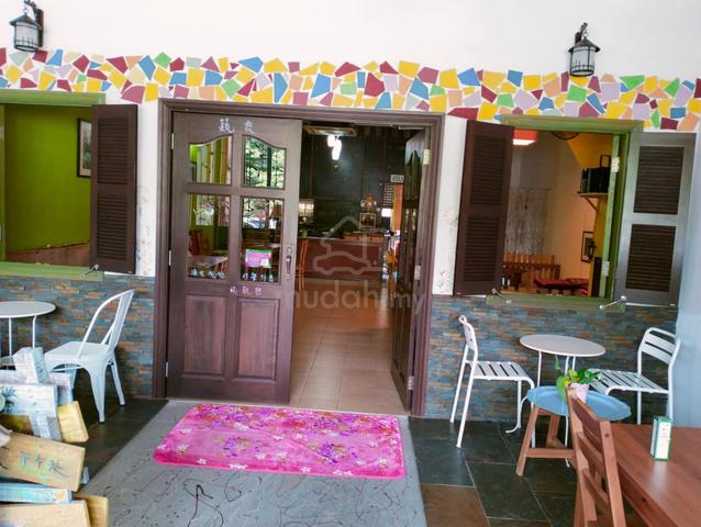 Facing Main Road Double Storey Shop Office Equine Park For Sale 1