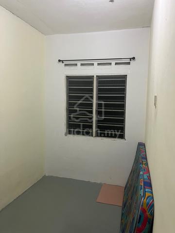 Mencari housemate 1