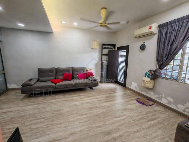 Open Facing Klang Utama KU Renovated 2 Storey House Unit For Sale 1