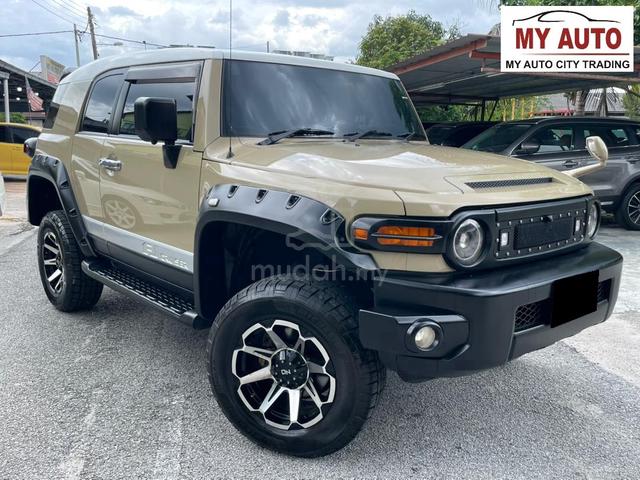Toyota FJ 4.0 CRUISER - PUSH START / 360 CAMERA - 1