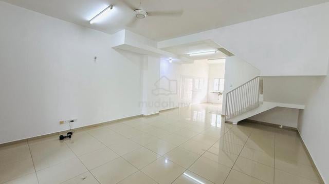 {RENT} 2 sty House Acacia park, Bandar tasik puteri, garden height 1