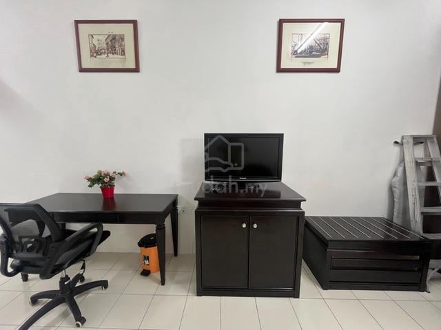 Middle Room with Air Cond 1