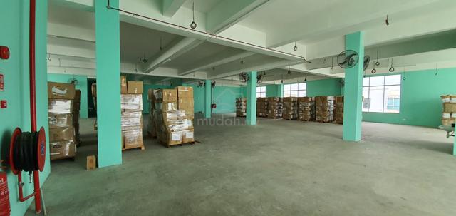 Warehouse Factory in Meranti Jaya Industrial Park Puchong for Rent 1