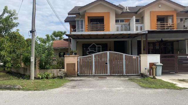 [CORNER LOT] Double Storey Seri Pristana Saujana Utama, Sungai Buloh 1