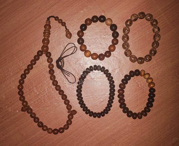 2 Tasbih & 5 Gelang Tangan - photo 4 of 5