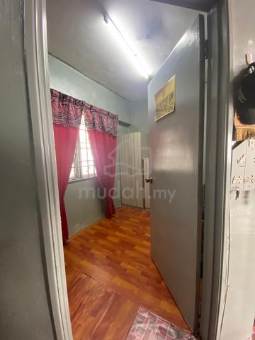 Small room for rent 1